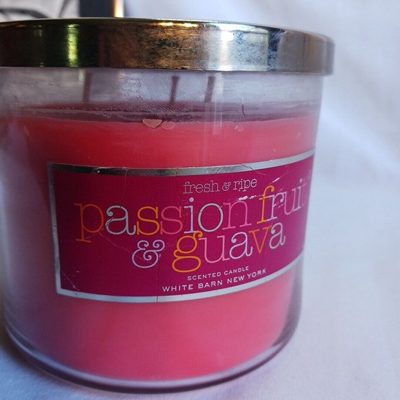 Bath Body Works 3 Wick Candle Passion Fruit Guava - Picture 2 of 8